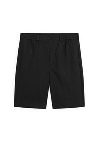 Pantaloni shorts neri realizzati in un materiale leggero, con vita elastica, chiusura con bottone e taglio dritto senza motivi.