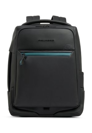 Sac à dos Piquadro noir avec bretelles rembourrées, poche avant zippée avec fermeture éclair turquoise et poignée supérieure.