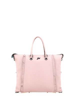 Borsa tote in pelle rosa morbida con due manici, rifinitura verticale arricciata sulla parte frontale e piccolo logo metallico del brand centrato vicino alla parte superiore.