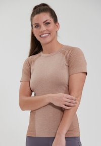 Endurance HALEN  SEAMLESS - Sports T-shirts - beaver fur