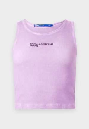 Lavandas krāsas ribots apgriezts tops ar apaļu kakla izgriezumu un uz krūtīm izšūtu uzrakstu "KARL LAGERFELD JEANS" tumšā diegā.