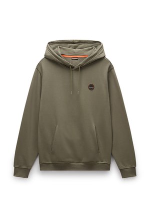 Jasnozielona bluza z kapturem wykonana z miękkiego materiału, z przednią kieszenią typu kangur, regulowanym kapturem oraz okrągłą naszywką z logo na klatce piersiowej.