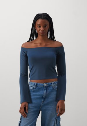 Long sleeved top - blue