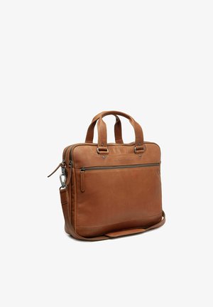 Mallette en cuir marron avec double poignées, poche avant zippée, bandoulière amovible et fermeture principale zippée, présentée en angle sur fond blanc.