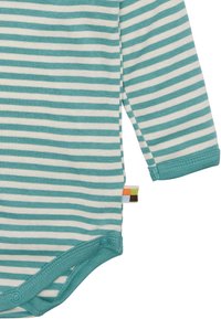 Gestreifter Langarm-Body in Türkis und Creme, mit Druckknöpfen am Boden und einem mehrfarbigen Etikett an der Seite. Aus Baumwollmaterial.