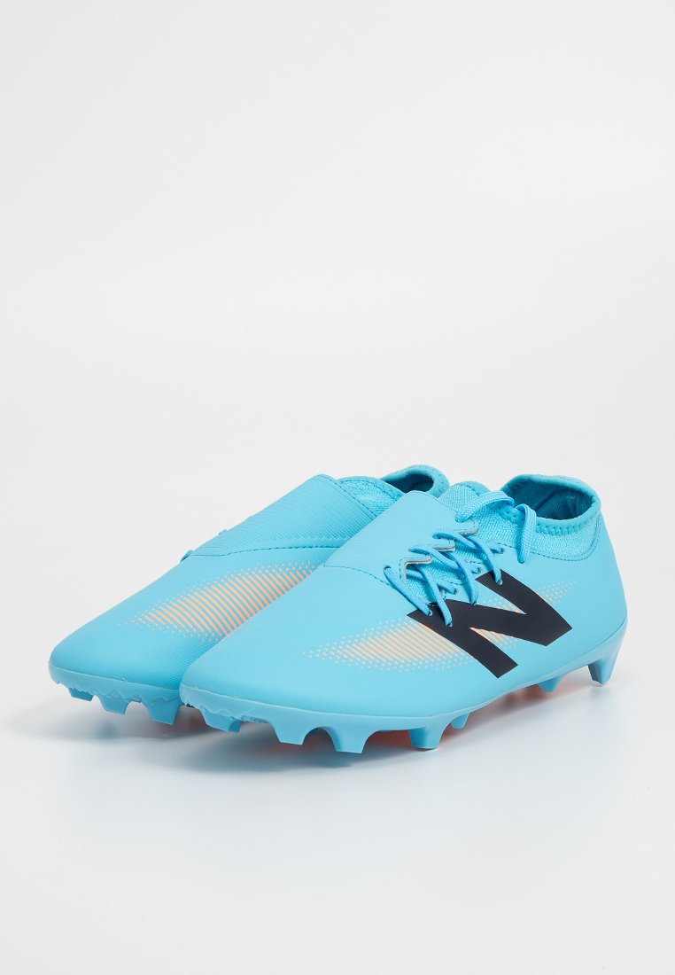 Fußballschuhe für festen Untergrund