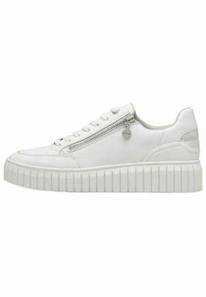 Sneakers - white