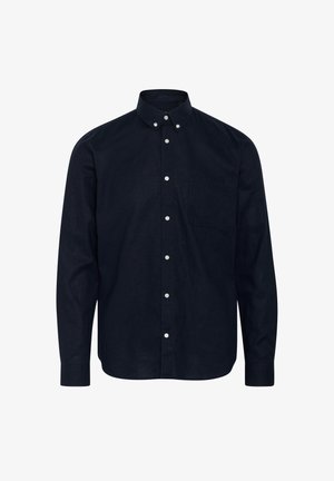 Hellblaues Hemd mit abgerundetem Kragen, langen Ärmeln, einer Brusttasche und weißen Knopfdetails, aus einem strukturierten Stoff gefertigt.