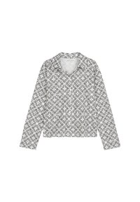 Camisa de manga larga con patrón geométrico floral en blanco y negro, un cuello y botones en la parte delantera.