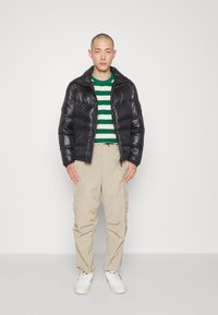 Antony Morato REGULAR FIT JACKET WITH AN IRIDESCENT EFFECT - Chaqueta de invierno - black