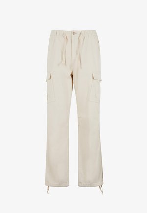 Pantalones cargo beige hechos de tela ligera, con múltiples bolsillos cargo, cintura elástica y cordones ajustables en el dobladillo.