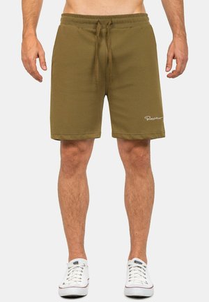 Olijfgroene shorts gemaakt van zachte stof, met een elastische tailleband en een trekkoord, en een wit logo op de zoom. Casual, knielange stijl.
