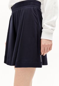 ARMEDANGELS AAREZU - Shorts - night sky