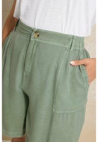 Yours Clothing PULL ON - Shortsit - green