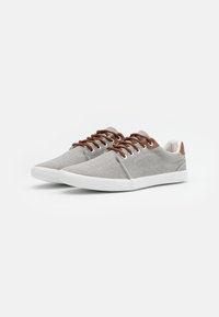 Pier One UNISEX - Trainers - light grey