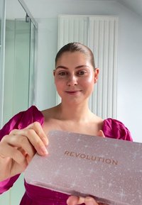 Makeup Revolution REVOLUTION Y2K BABY FOREVER FLAWLESS PALETTE DREAMER - Poskipuna - multi