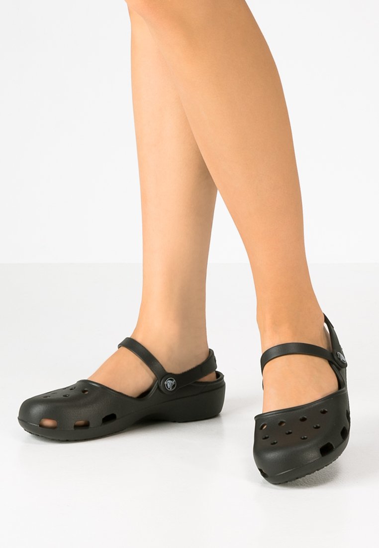 crocs karin