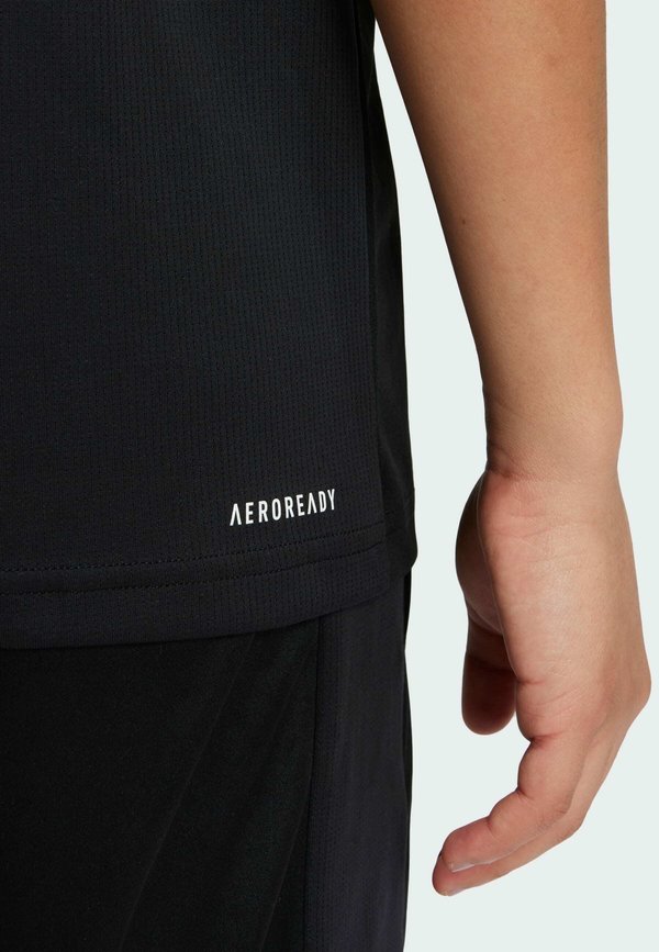 TRAIN ESSENTIALS LOGO - Basic T-shirt3