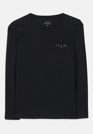 Camisa preta de mangas longas feita de algodão macio com gola redonda; apresenta um pequeno logotipo impresso na área do peito esquerdo.
