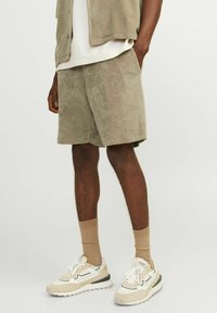 Jack & Jones Pantaloni sportivi - timber wolf