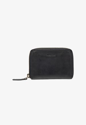 Portafoglio in pelle nera con chiusura a zip. Presenta bordi cuciti e un piccolo tassello in pelle. Design minimalista con marchio impresso sulla parte anteriore.