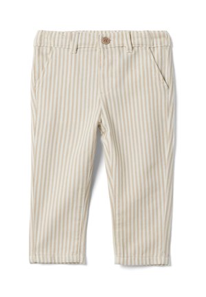 Pantalones para niño pequeño con rayas verticales en beige y blanco, cierre de botón y bolsillos delanteros, hechos de tela de algodón ligera.