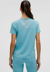 lululemon SCULPT SHORT SLEEVE - Sport T-shirt - washed blue