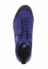 Paarse wandelschoen met een textiel bovenwerk, zwarte rubberen neusstuk en blauwgroene veters. Kenmerkt zich door een ademende mesh voering.