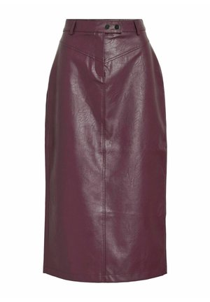 Burgundowa skórzana spódnica midi z dopasowanym fasonem w pasie, dwoma czarnymi guzikami i gładką teksturą. Posiada prosty krój oraz subtelne detale przeszycia.