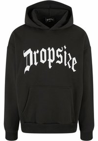 Svart hettegenser med et stort hvitt "Dropsize"-grafikk i fet skrift. Inkluderer en frontlomme og ribbestrikkede mansjetter og nederkant.