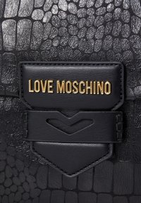 Love Moschino Kabelka - black