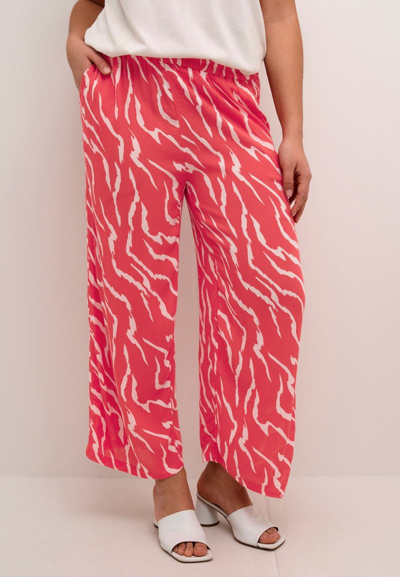 Kaffe KADACIA AMBER - Kalhoty - cayenne ant white zebra print