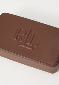 Lauren Ralph Lauren LEATHER MEDIUM WITLEY CROSSBODY WALLET - Torba preko tijela - dark mahogany