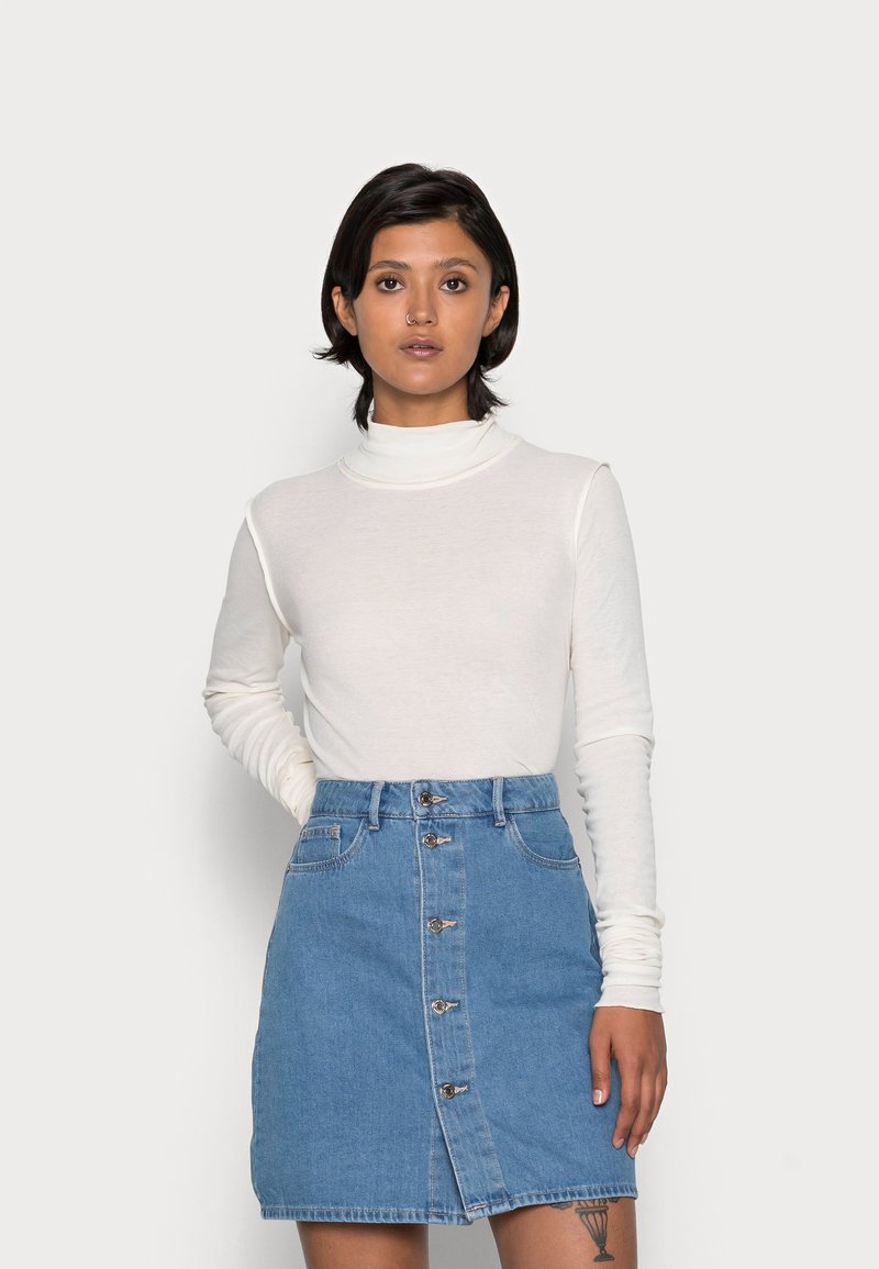 Weekday ESSENTIAL TURTLENECK - Camisola de manga comprida - off white