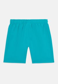Türkise Badeshorts mit einem elastischen Bund, glatter Textur, knielangem Design und ohne sichtbare Muster oder Hardware-Details.
