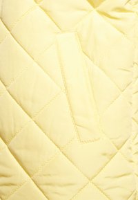 ONLY ONLVIOLA WAISTCOAT - Colete - straw