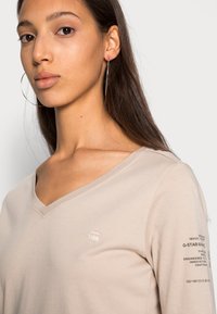 G-STAR ROLLED EDGE V NECK LONGSLEEVE - Camisola de manga comprida - brick