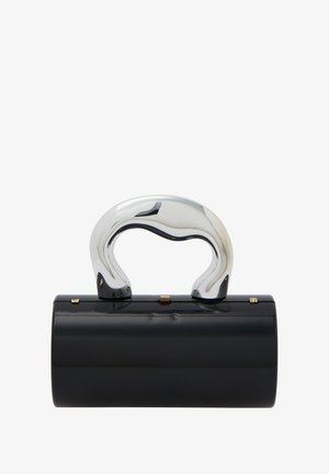 Fekete henger alakú kézitáska fényes ezüst fogantyúval, a tetején mágneses zár található. A felülete sima és fényes.