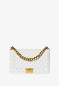 Unselected, latte e oro