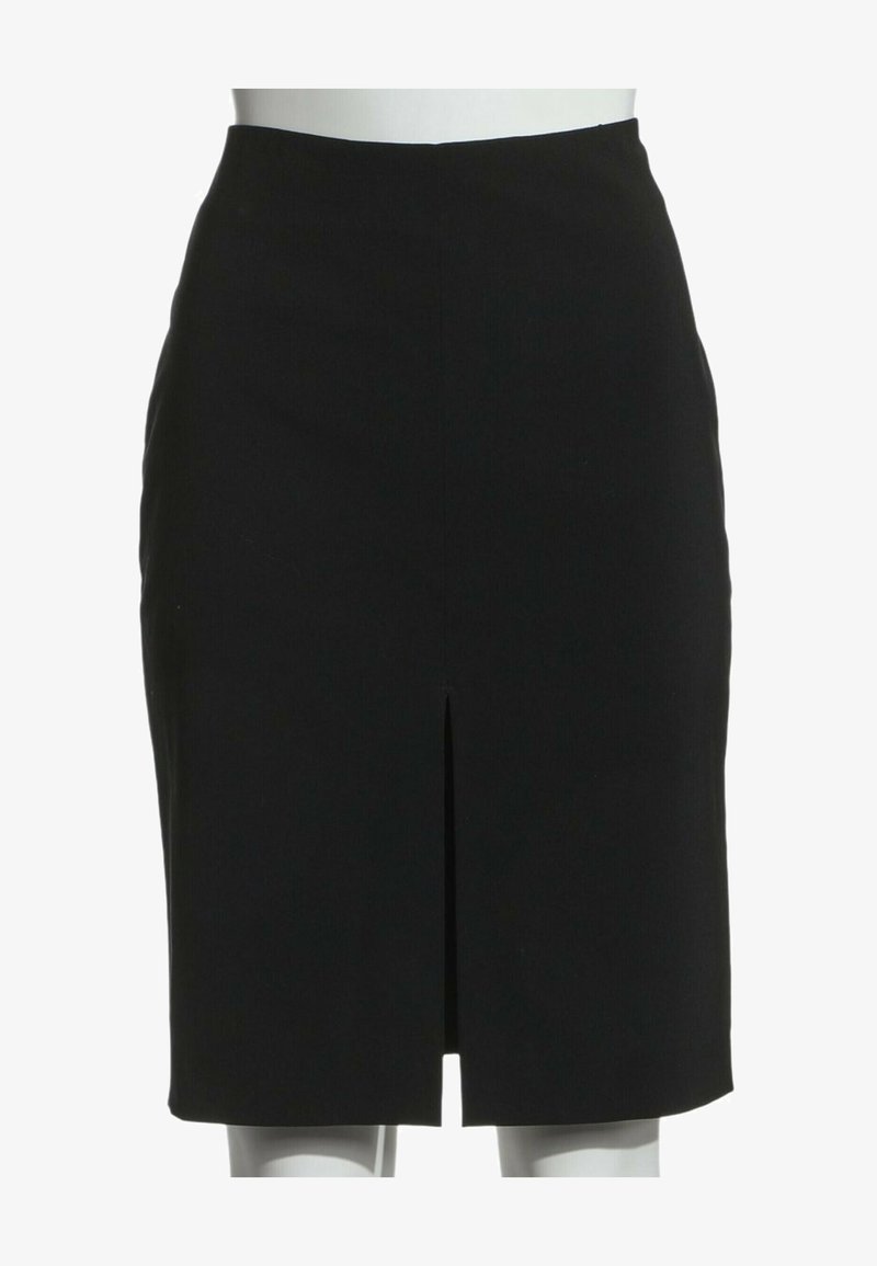Jupe crayon noire longueur genou avec fente centrale devant sur un mannequin blanc à la taille et aux jambes.