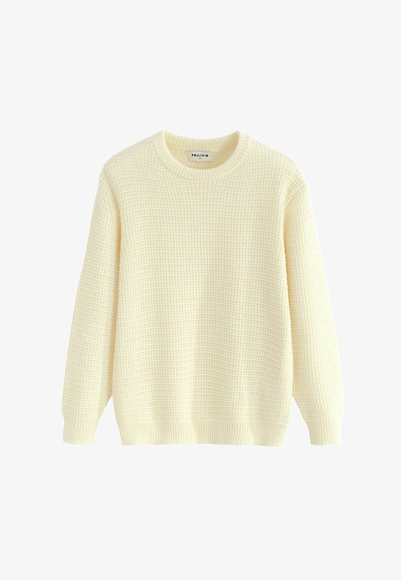 Pull-over en tricot couleur crème clair avec un motif gaufré texturé. Il présente un col rond ainsi que des poignets et un ourlet côtelés.