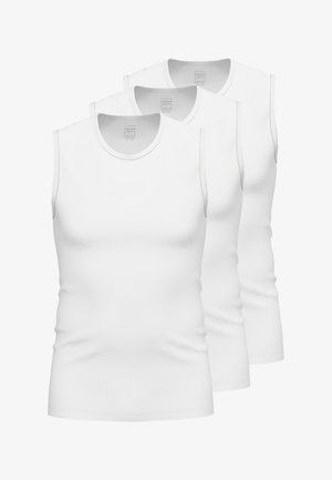 Kolme valkoista hihattomaa aluspaida, jotka on valmistettu sileästä puuvillasta. Paitoissa on pyöreä pääntie ja istuva muotoilu ilman kuvioita tai yksityiskohtia.