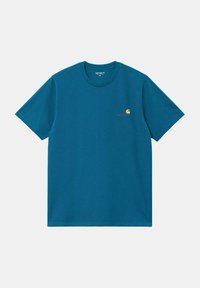 Camiseta de algodón color aguamarina con mangas cortas y cuello redondo. Pequeño logotipo amarillo y rojo en el área del pecho izquierdo. Textura suave, ajuste regular.