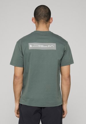 GRAPHIC  - T-shirts print - garden topiary silver