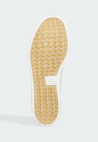 adidas Performance RETROCROSS 24 SPIKELESS - Golf shoes - chalk white beige orbit gre