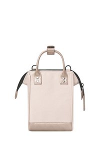 Kleine pinkfarbene Canvas-Tasche mit metallischen Akzenten, doppelten Griffen und einem schwarzen Reißverschluss. Verfügt über einen strukturierten Boden und ein seitliches Etikettendetail.