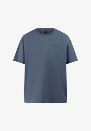 Stevige donkerblauwe T-shirt met korte mouwen en ronde hals, met het "PROTEST" logo in kleine letters op de linkerborst.
