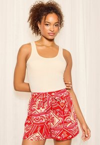 Friends Like These TIE WAIST - REGULAR FIT - Pantaloni scurți - red