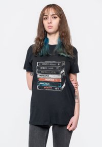 Paradiso Clothing METALLICA CASSETTES UNISEX - Print T-shirt - black