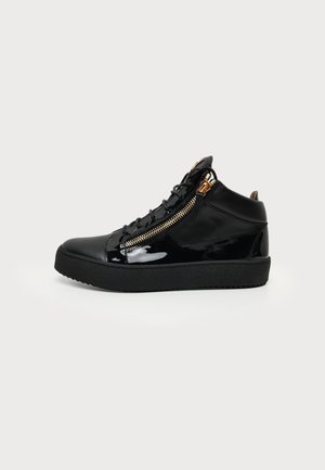 Giuseppe Zanotti, BIREL VAGUE SP  NERO, czarny